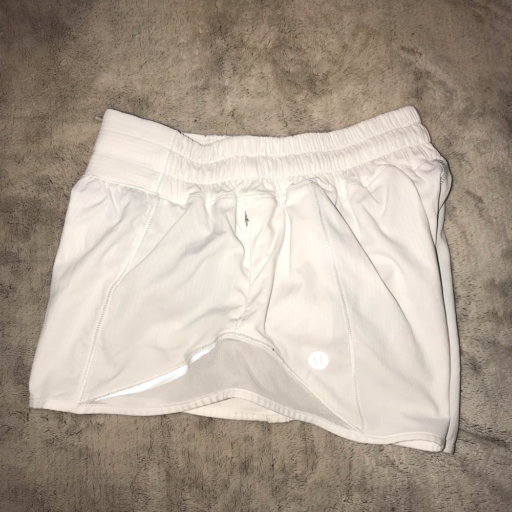 Lululemon white Hotty Hot short